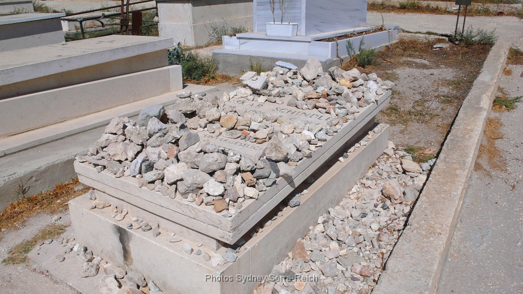 Tombe d Oskar Schindler.JPG - Tombe d'Oskar Schindler.